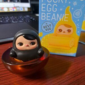Pop mart pucky egg beanie